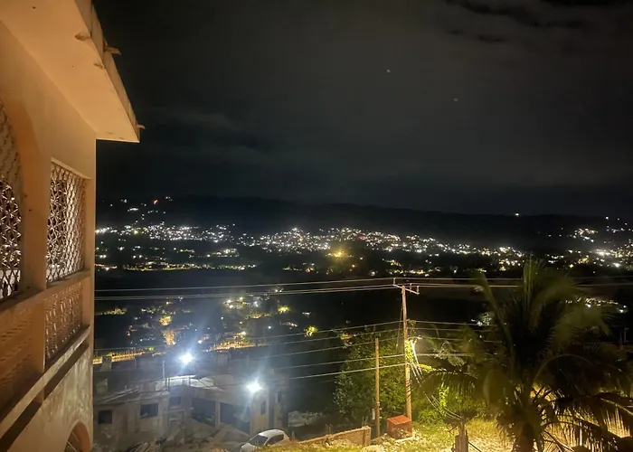 Skyline And Pensión Montego Bay